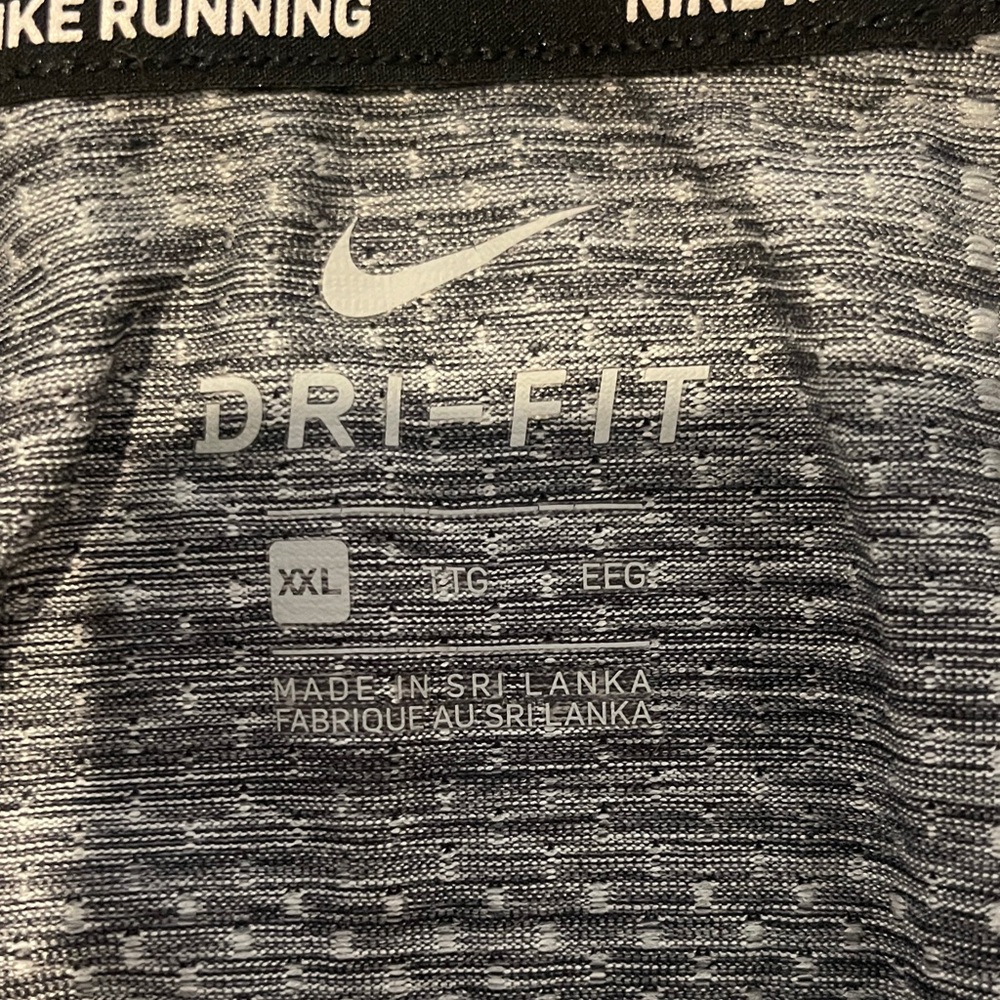 Nike Men's Heathered Black Short Sleeve Tee - Picture 2 of 2